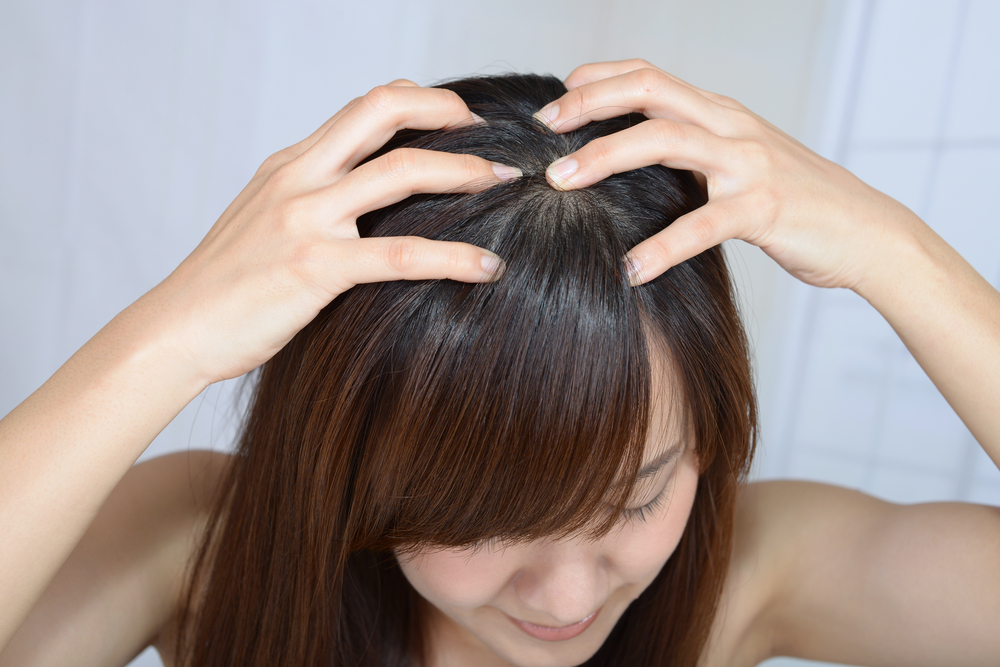 女性の頭頂部の薄毛の原因は？ iqumore ／ イクモア：女性の薄毛や抜け毛対策。いつまでもきれいな髪を